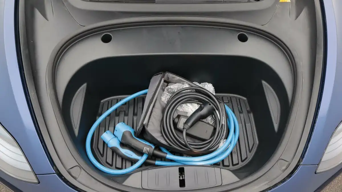 2022-tesla-model-3-e-rwd-big-19