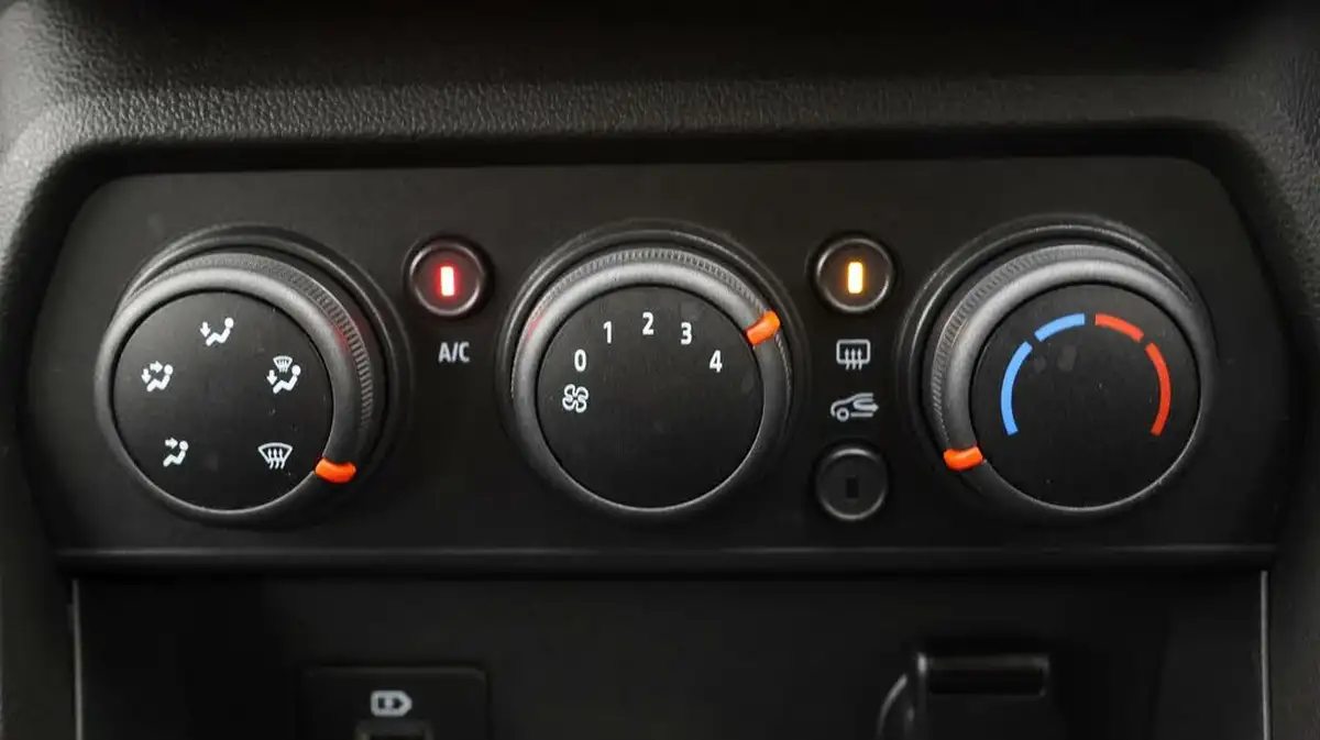 2021-dacia-sandero-10-tce-comfort-90bhp-big-11