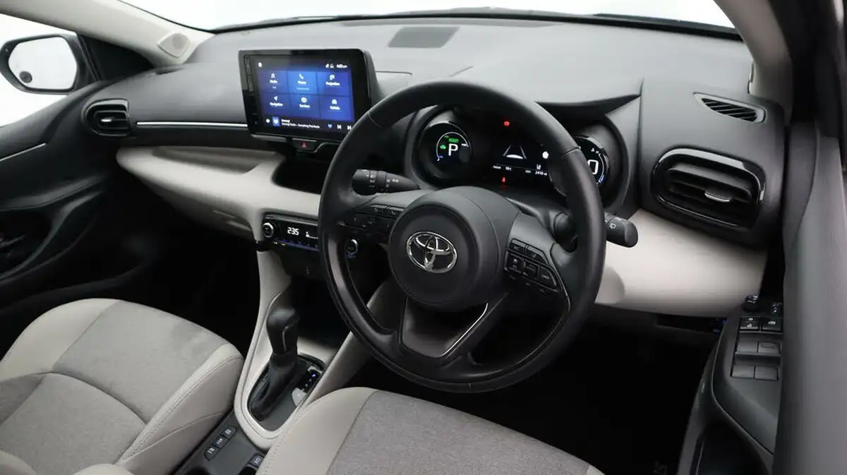 2023-toyota-yaris-15-vvt-i-excel-big-9