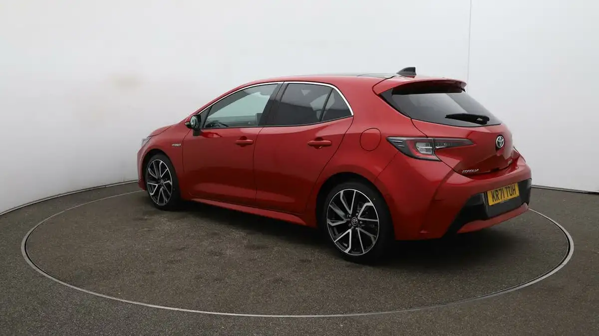 2021-toyota-corolla-18-vvt-i-excel-trk-hatchback-big-65