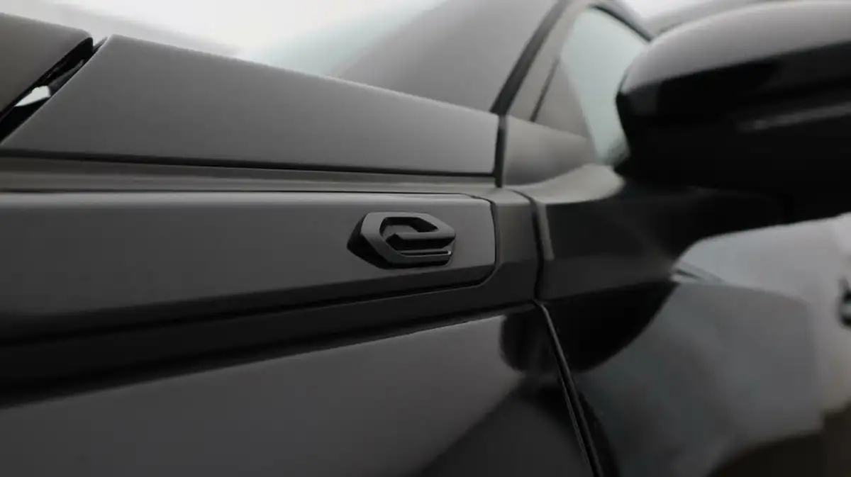 2021-peugeot-2008-suv-e-gt-premium-big-22