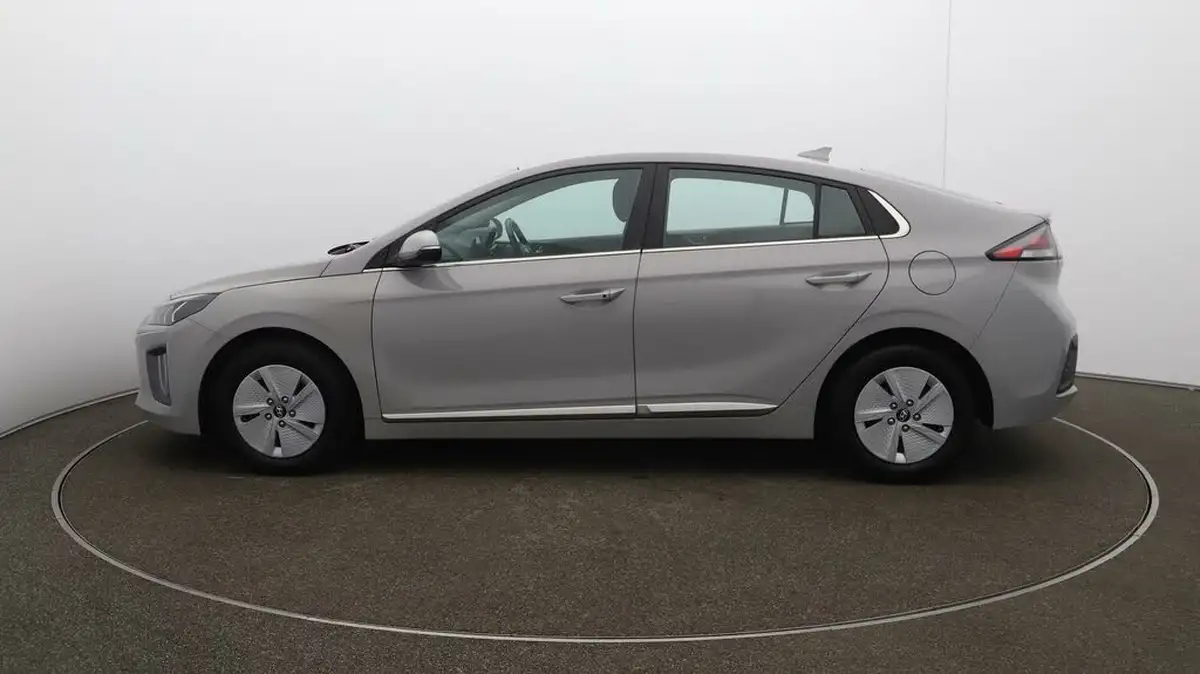 2021-hyundai-ioniq-16-gdi-premium-hybrid-big-62