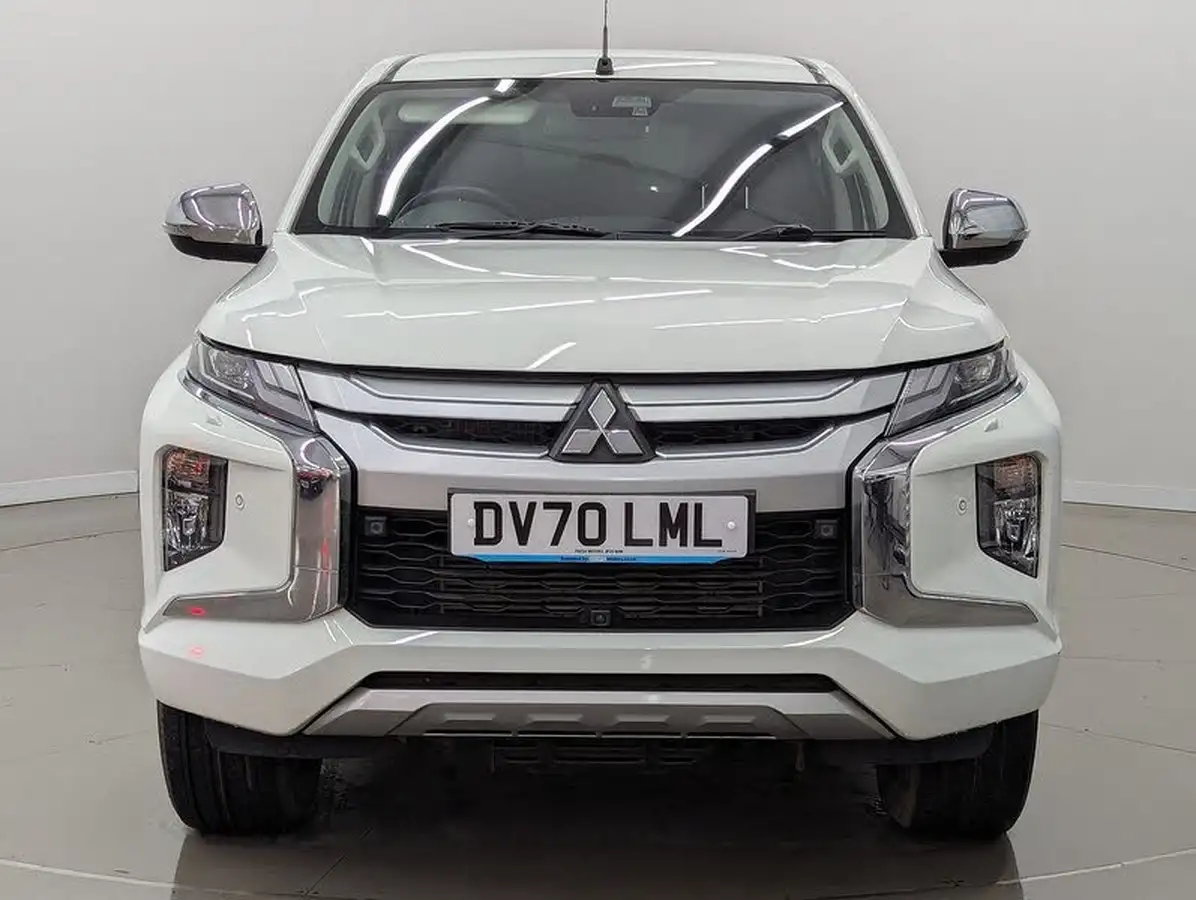 2020-mitsubishi-l200-22di-d-barbarian-x-big-5