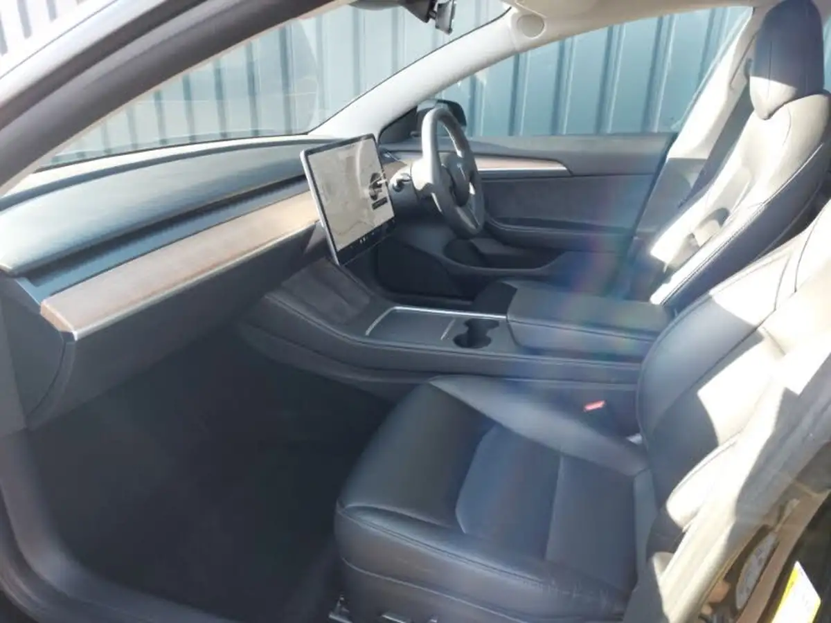 2021-tesla-model-3-e-long-range-awd-big-4