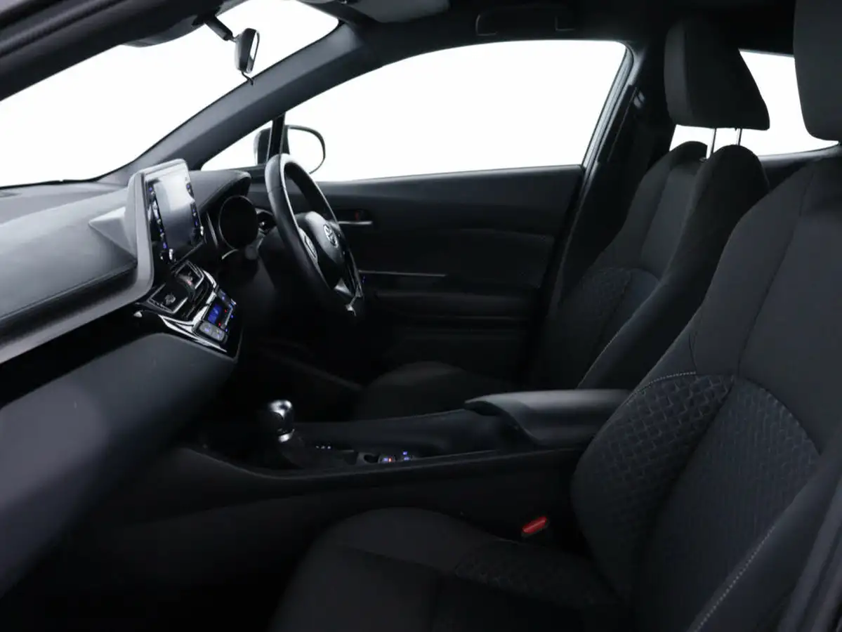 2020-toyota-c-hr-18-vvt-i-icon-parking-pack-big-30