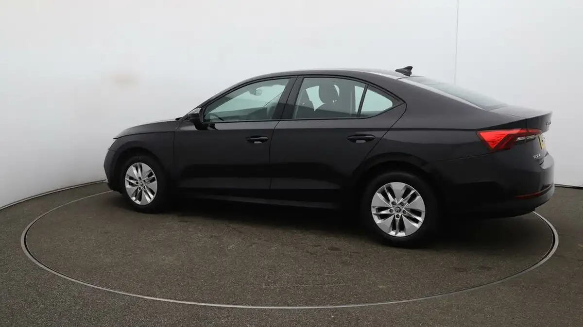 2022-skoda-octavia-10-tsi-se-technology-110ps-hatchback-big-44