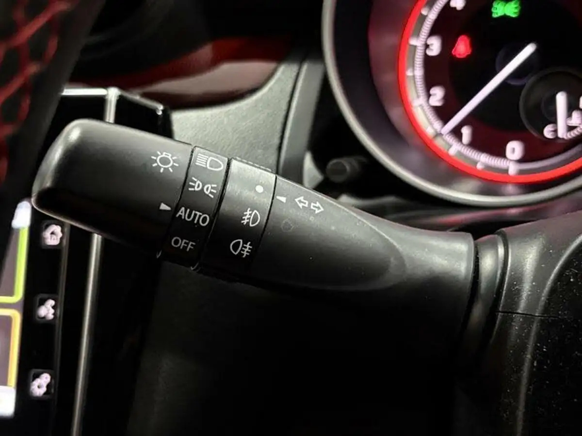 2018-suzuki-swift-14-boosterjet-sport-big-15