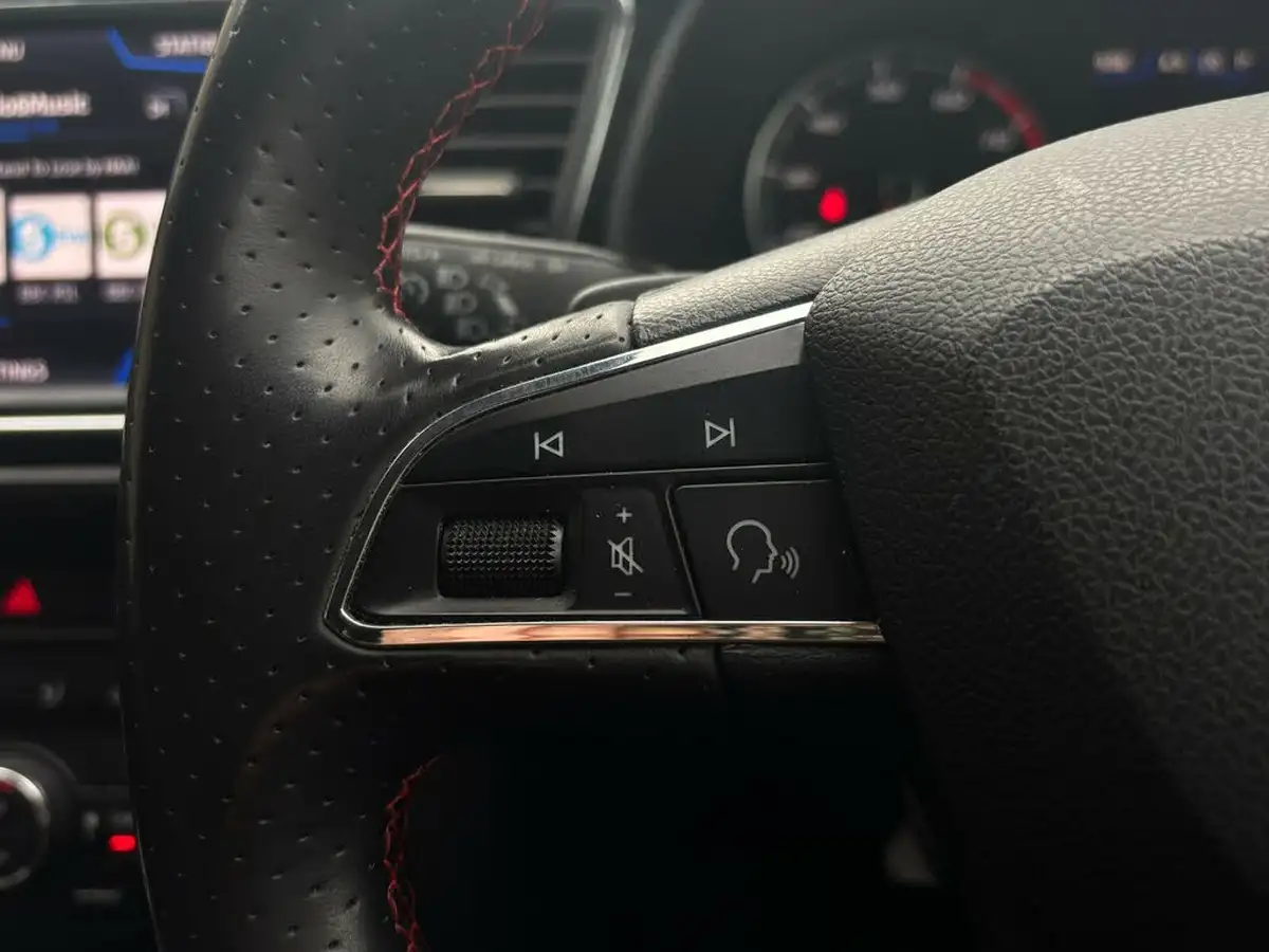 2019-seat-leon-20-tsi-fr-estate-big-19