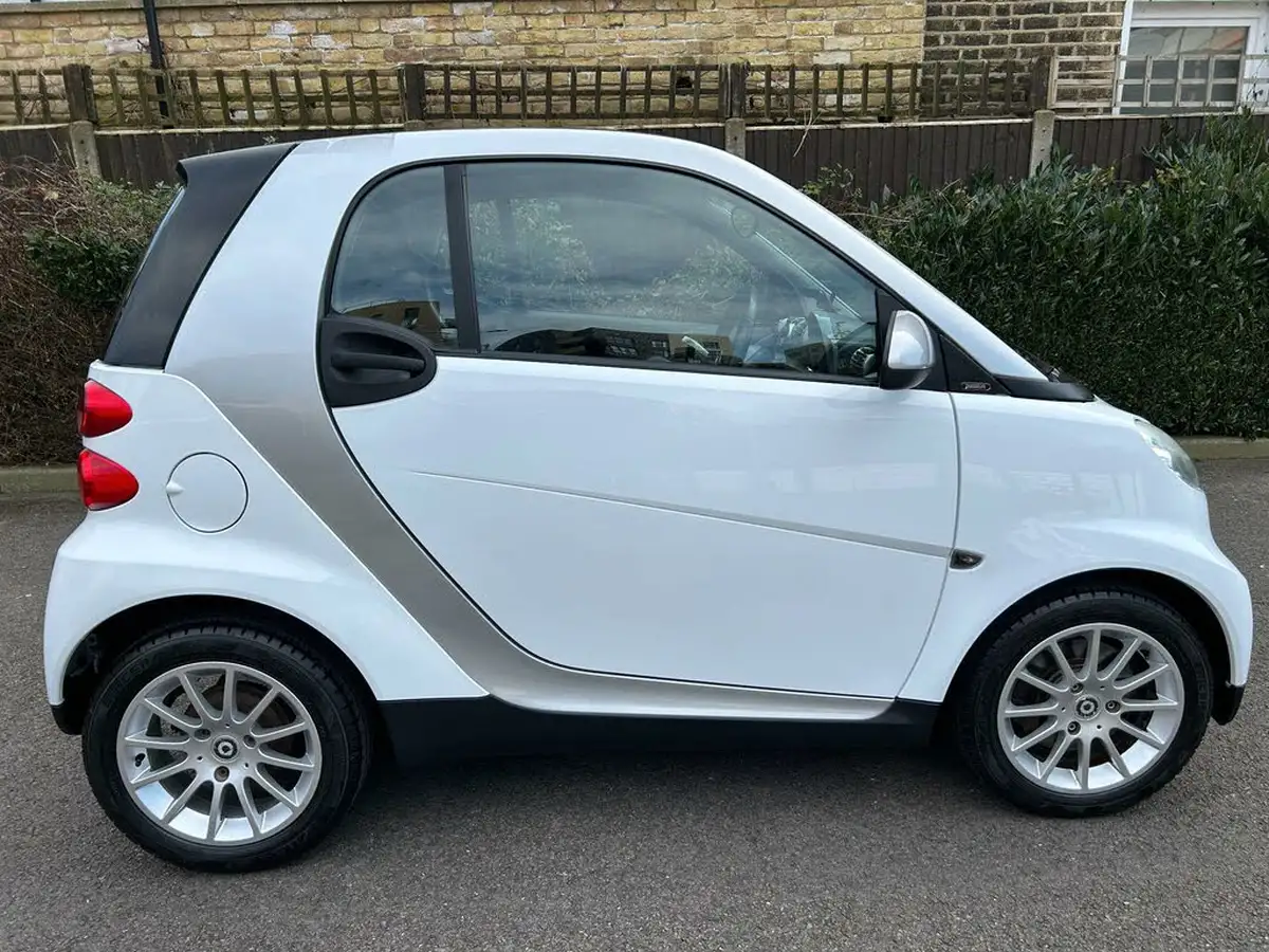 2008-smart-fortwo-10-passion-71bhp-coupe-big-4