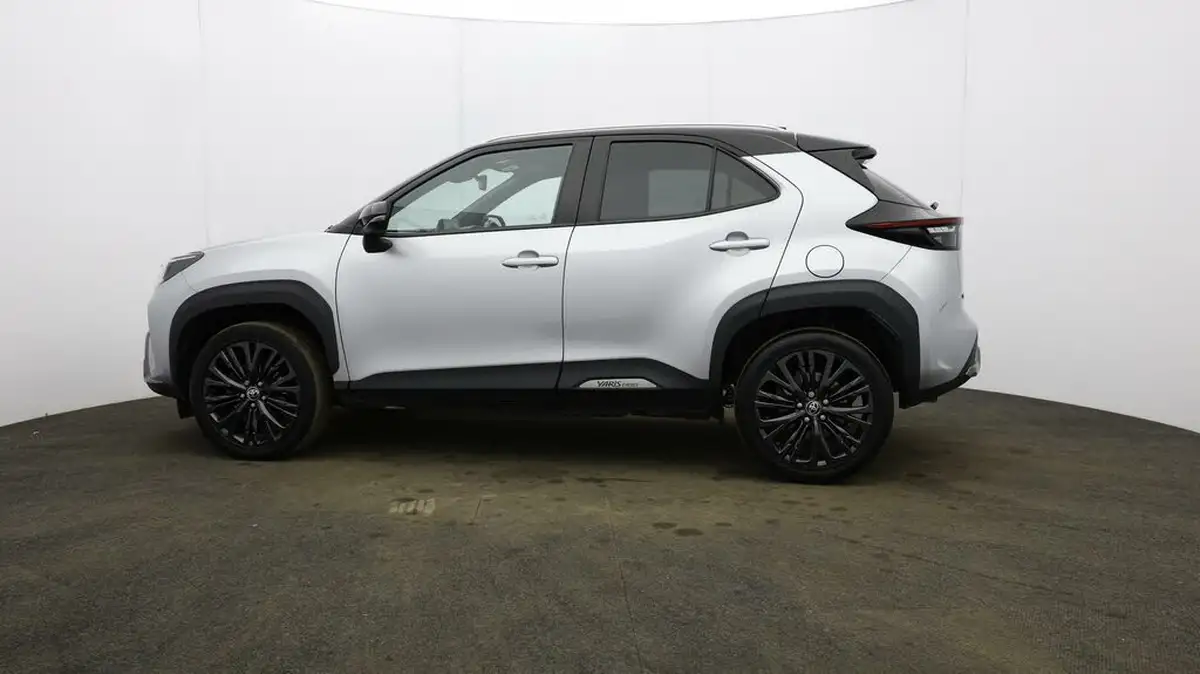 2022-toyota-yaris-cross-15-vvt-i-dynamic-big-61