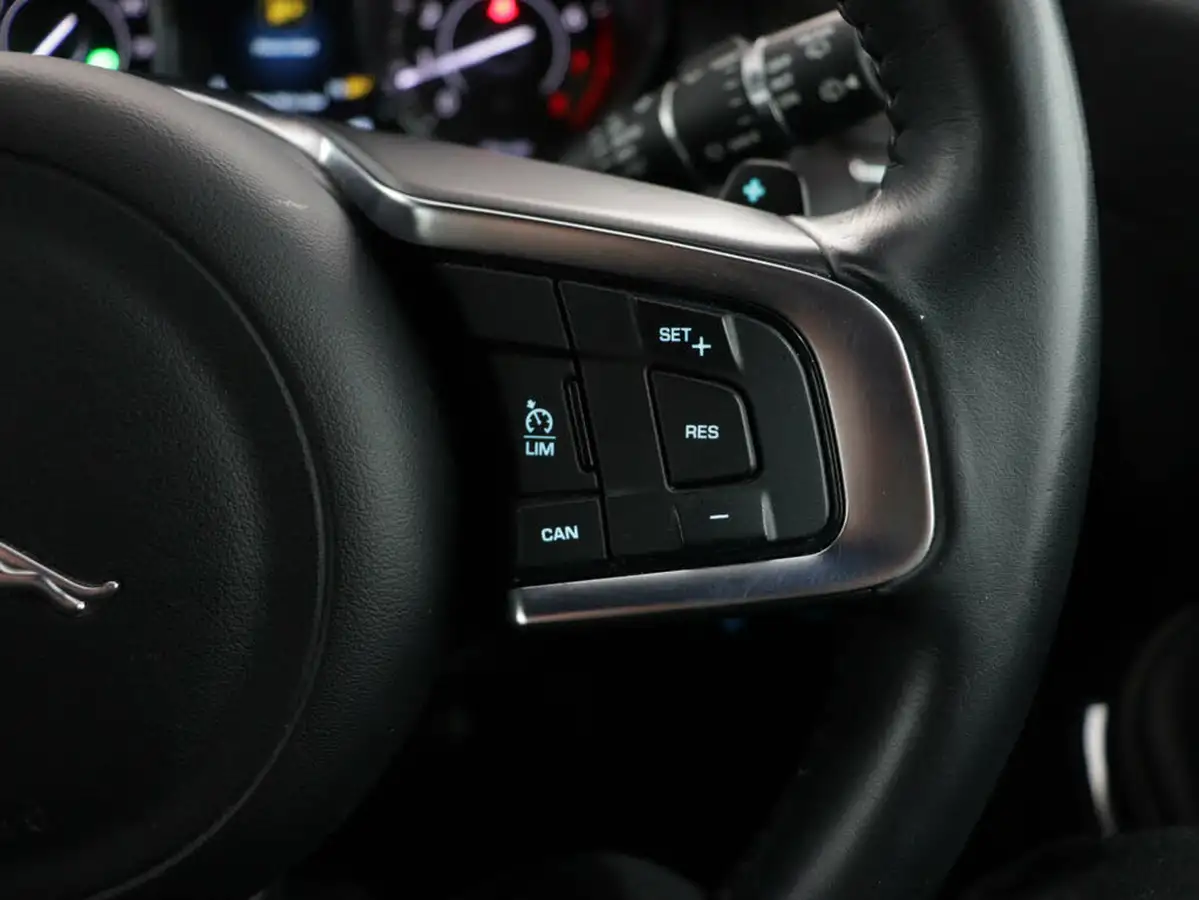 2019-jaguar-e-pace-20-i4-r-dynamic-s-200ps-big-28