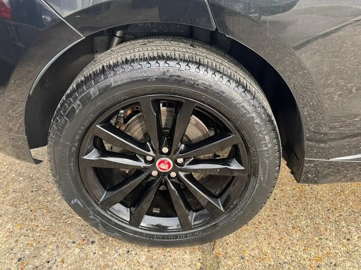 2019-jaguar-f-pace-20-i4d-chequered-flag-180ps-big-53