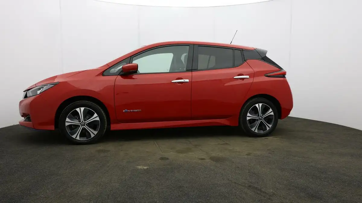 2020-nissan-leaf-e-e-tekna-big-25