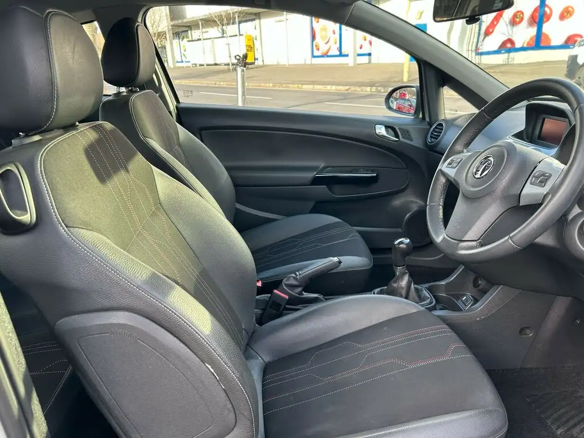 2012-vauxhall-corsa-12-active-12v-3d-big-8