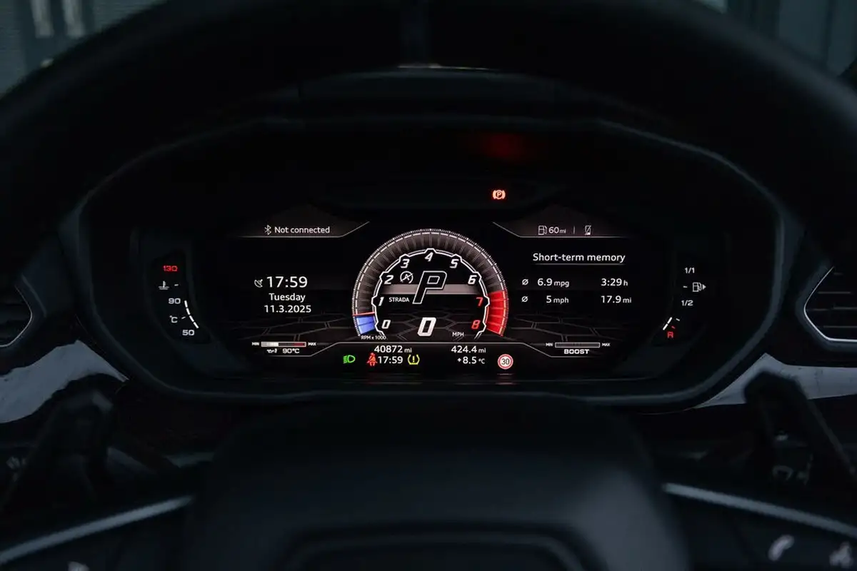 2021-lamborghini-urus-40-no-trim-big-41