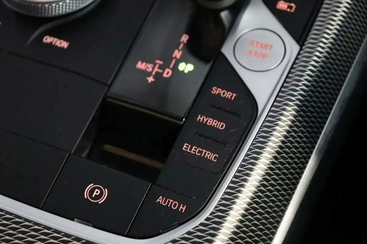 2021-bmw-3-series-20-330e-m-sport-touring-5d-big-41