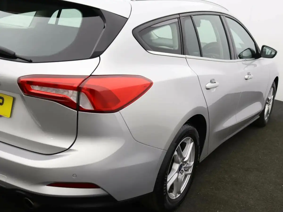 2020-ford-focus-15-zetec-120ps-estate-big-39