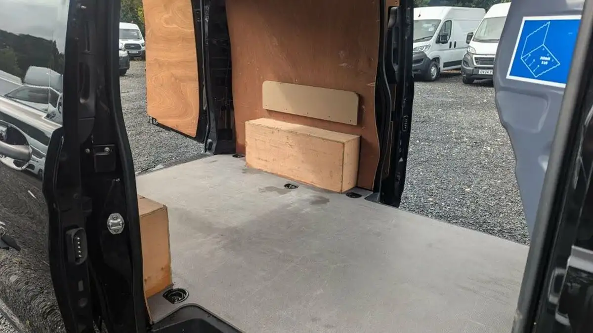 2021-renault-trafic-20dci-sl30-energy-120-business-panel-big-8