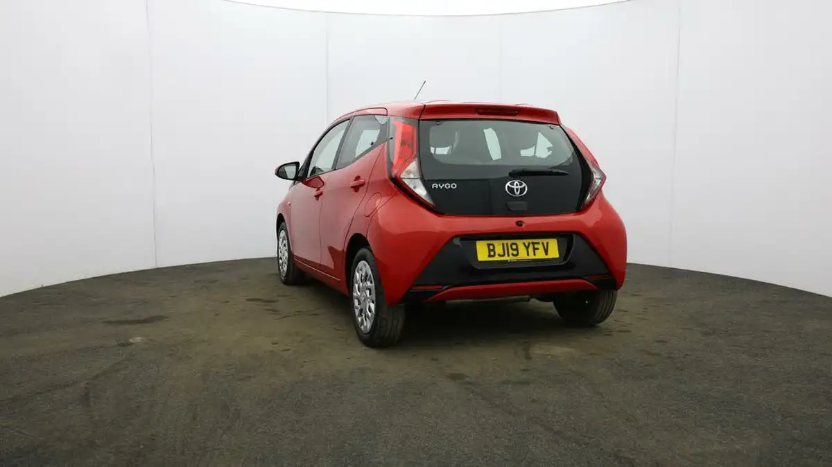 2019-toyota-aygo-10-vvt-i-x-play-big-30
