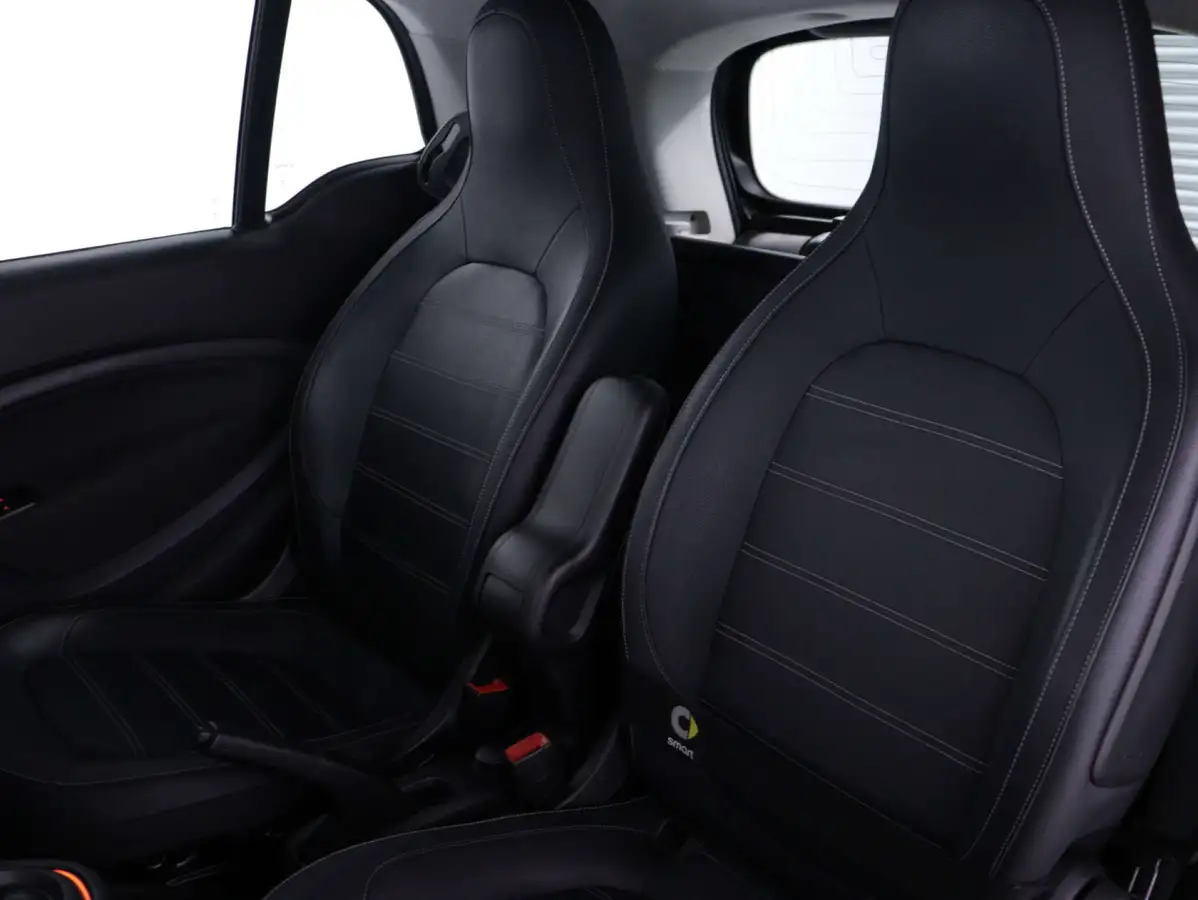 2021-smart-fortwo-eq-exclusive-coupe-big-31