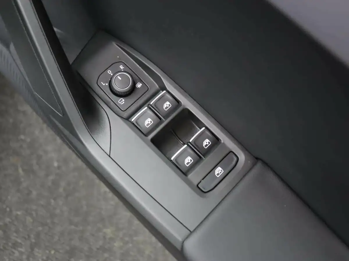 2024-seat-leon-10-etsi-evo-fr-hatchback-big-16
