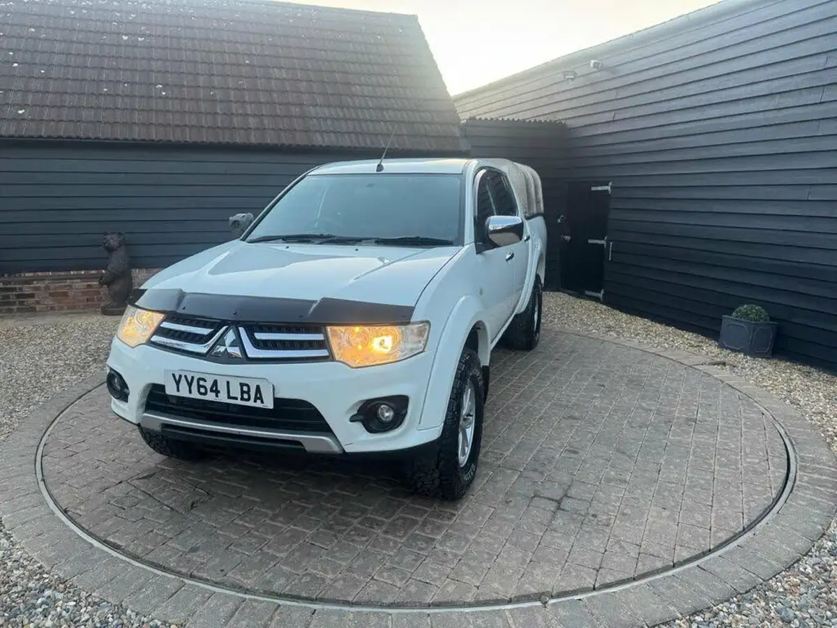 2014-mitsubishi-l200-25td-trojan-big-27