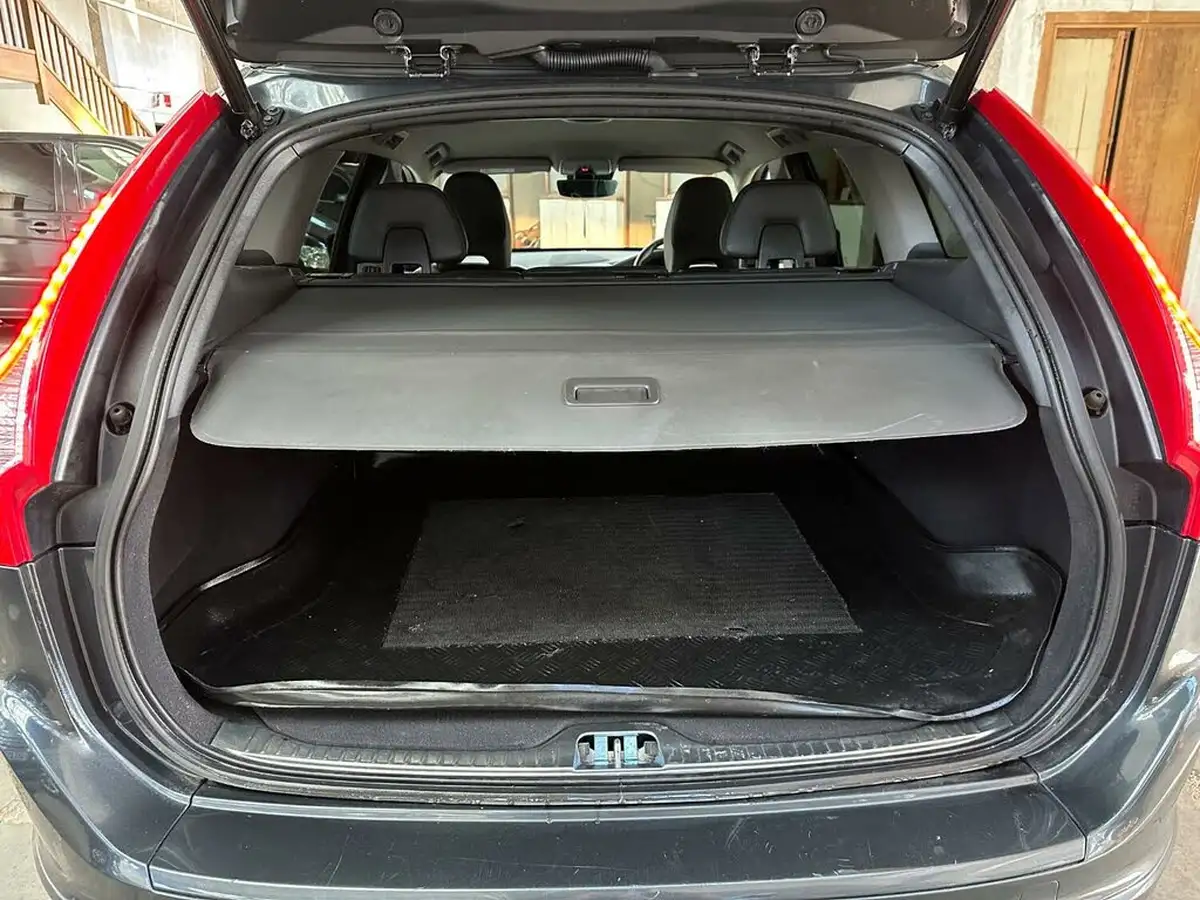 2016-volvo-xc60-20td-d4-se-nav-geartronic-big-33