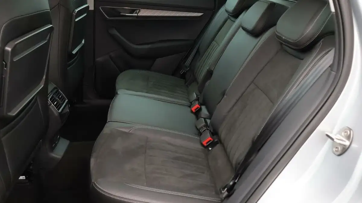 2023-skoda-karoq-15-tsi-se-l-dsg-big-16