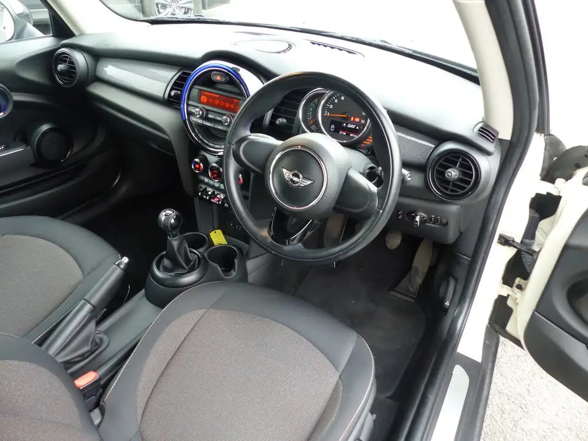 2016-mini-cooper-15-cooper-ss-hatchback-3d-big-4