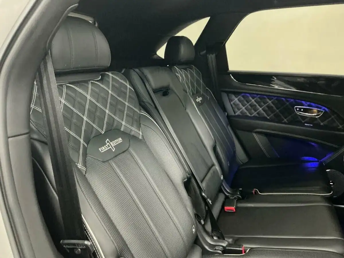 2021-bentley-bentayga-40-v8-big-46