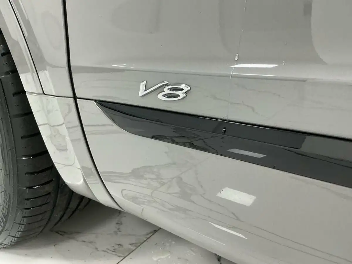 2021-bentley-bentayga-40-v8-big-22