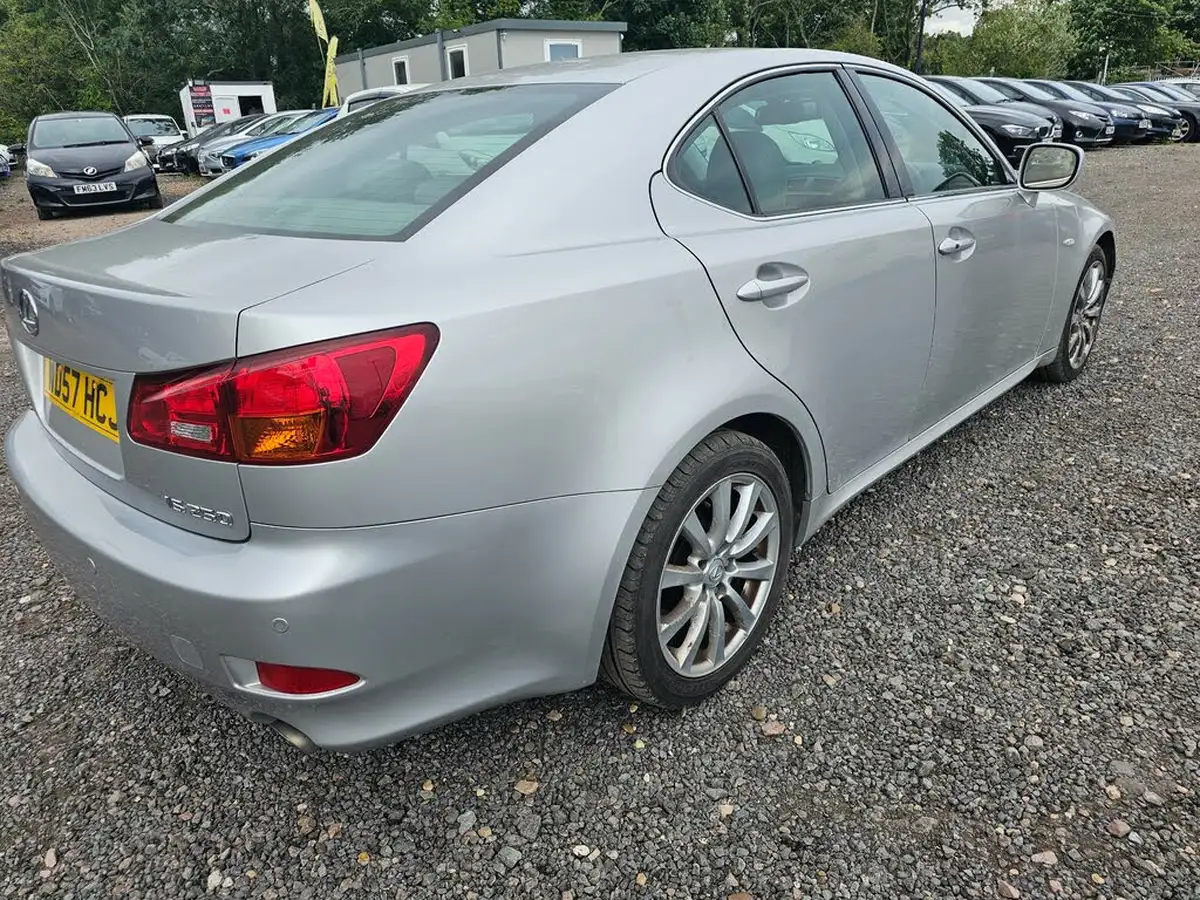2007-lexus-is-250-25-se-l-auto-big-3