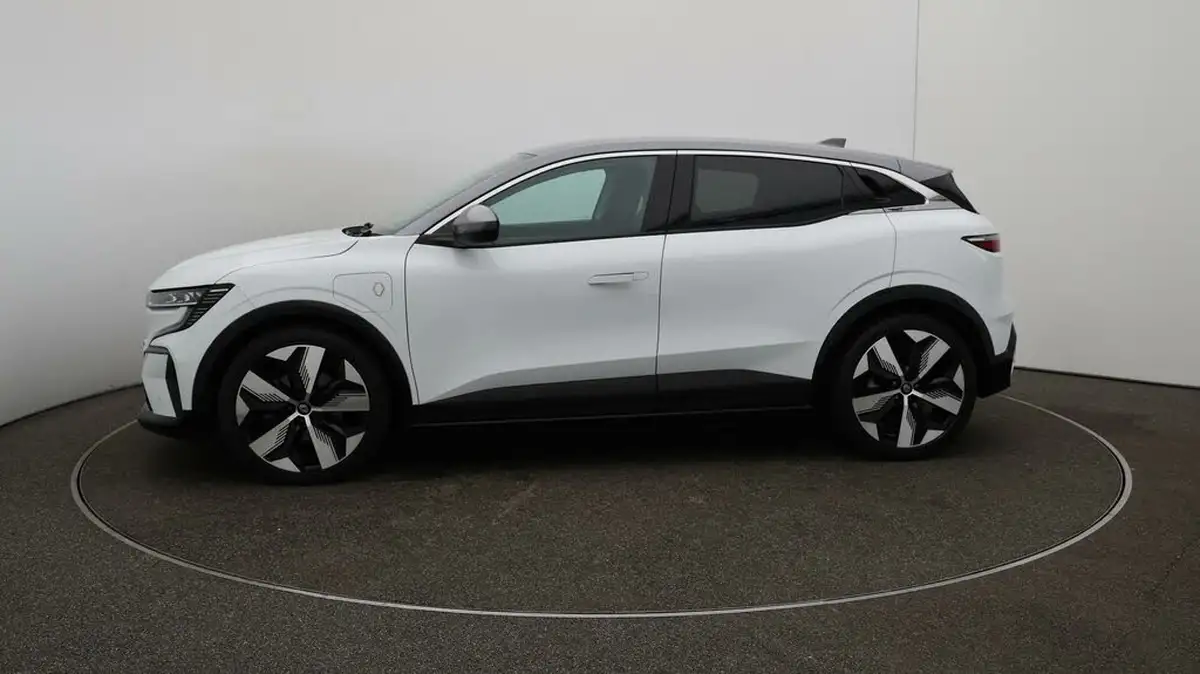 2024-renault-megane-e-tech-e-techno-big-64