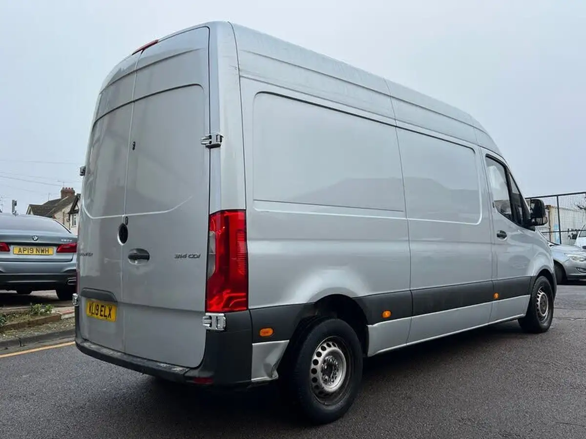 2019-mercedes-benz-sprinter-21cdi-314-l1h1-143pseu6c-panel-van-big-24