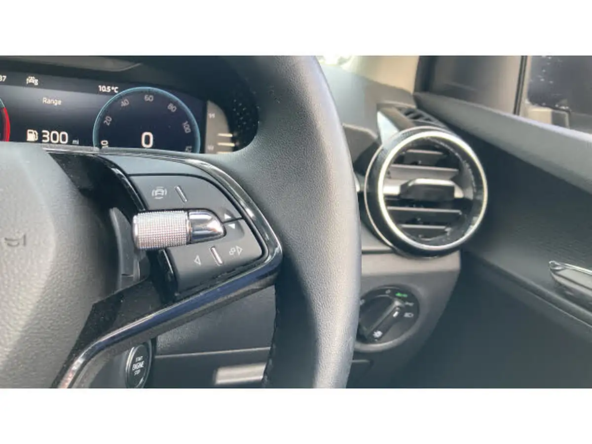 2023-skoda-fabia-10-tsi-colour-edition-95ps-big-23
