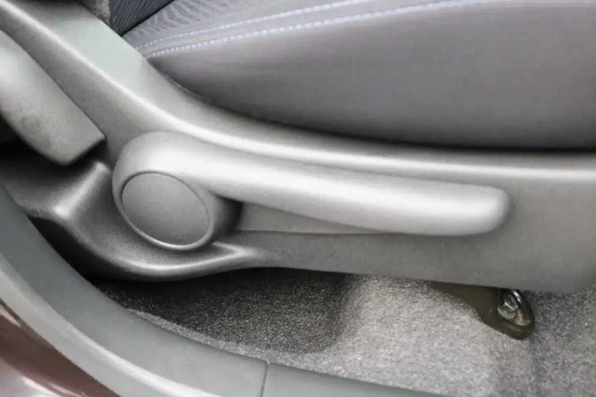 2017-nissan-micra-12-n-tec-cvt-big-29