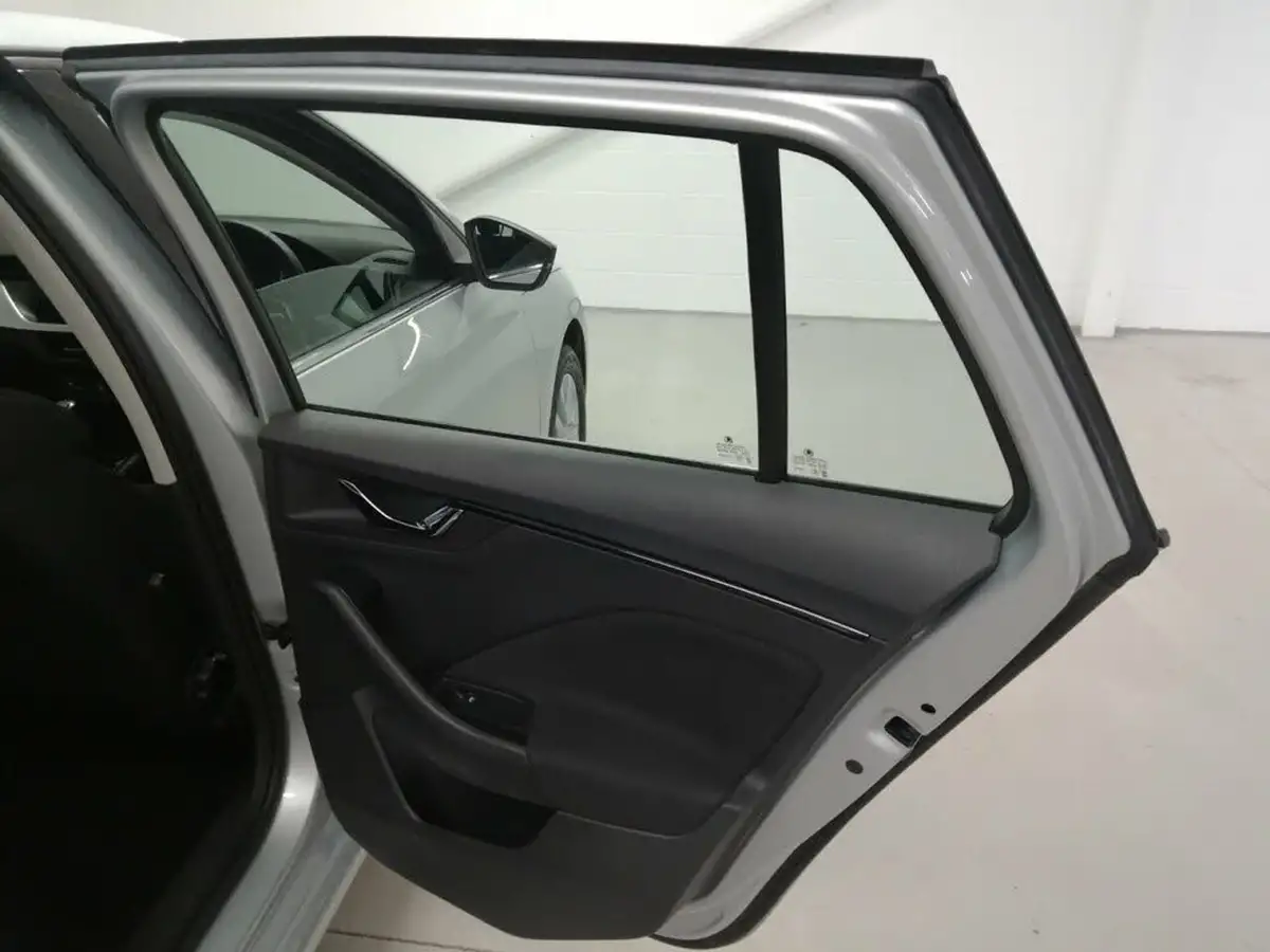2022-skoda-scala-10-tsi-se-technology-109ps-big-44