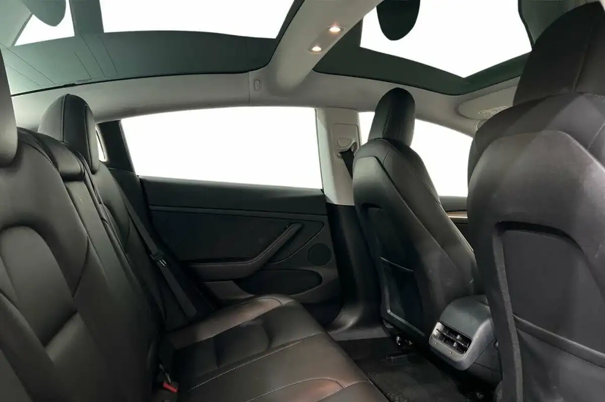 2022-tesla-model-3-e-long-range-big-9