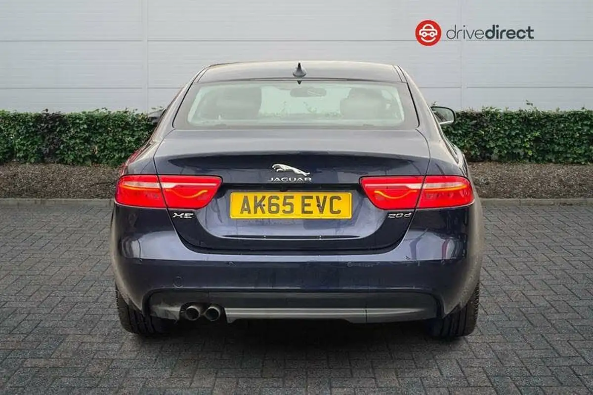2015-jaguar-xe-20td-portfolio-180ps-auto-big-3