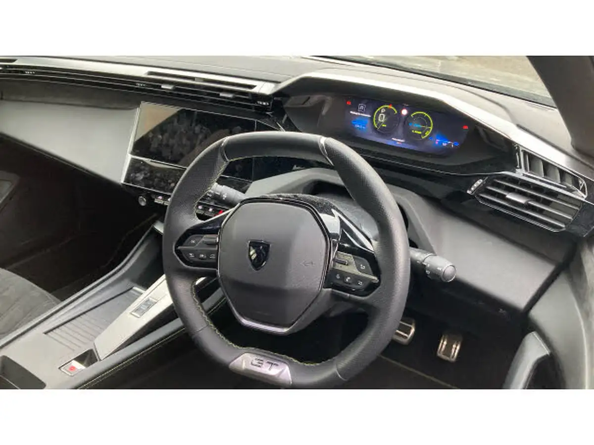 2024-peugeot-308-e-gt-big-10