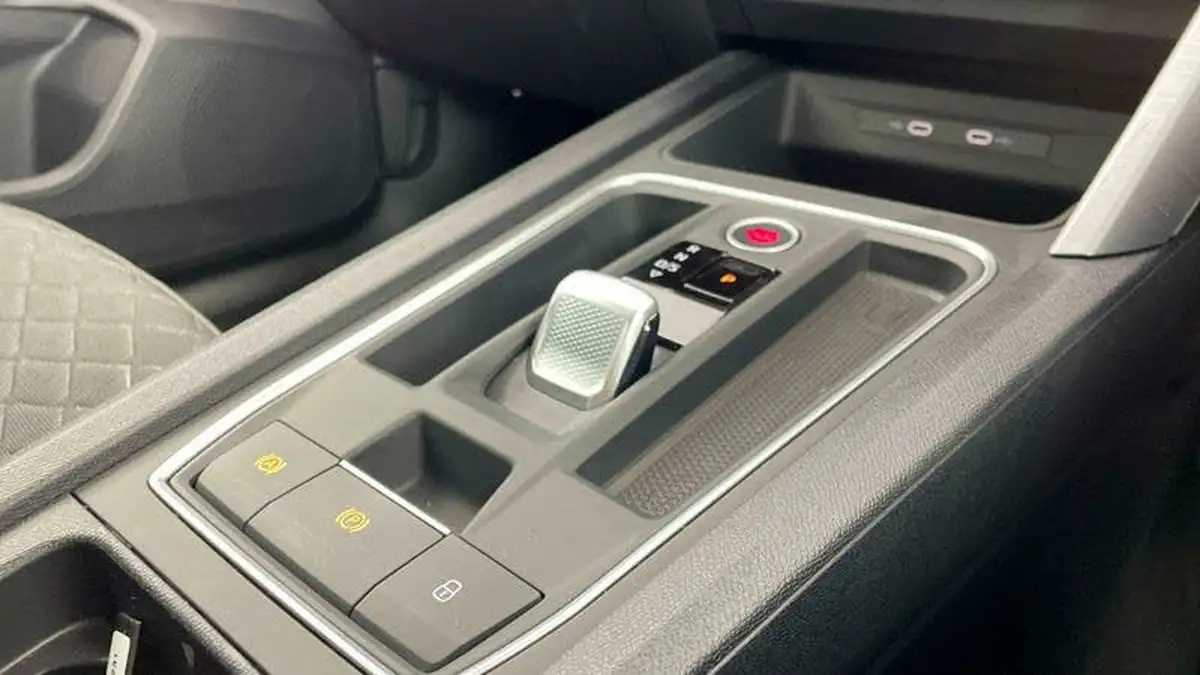 2024-seat-leon-big-24