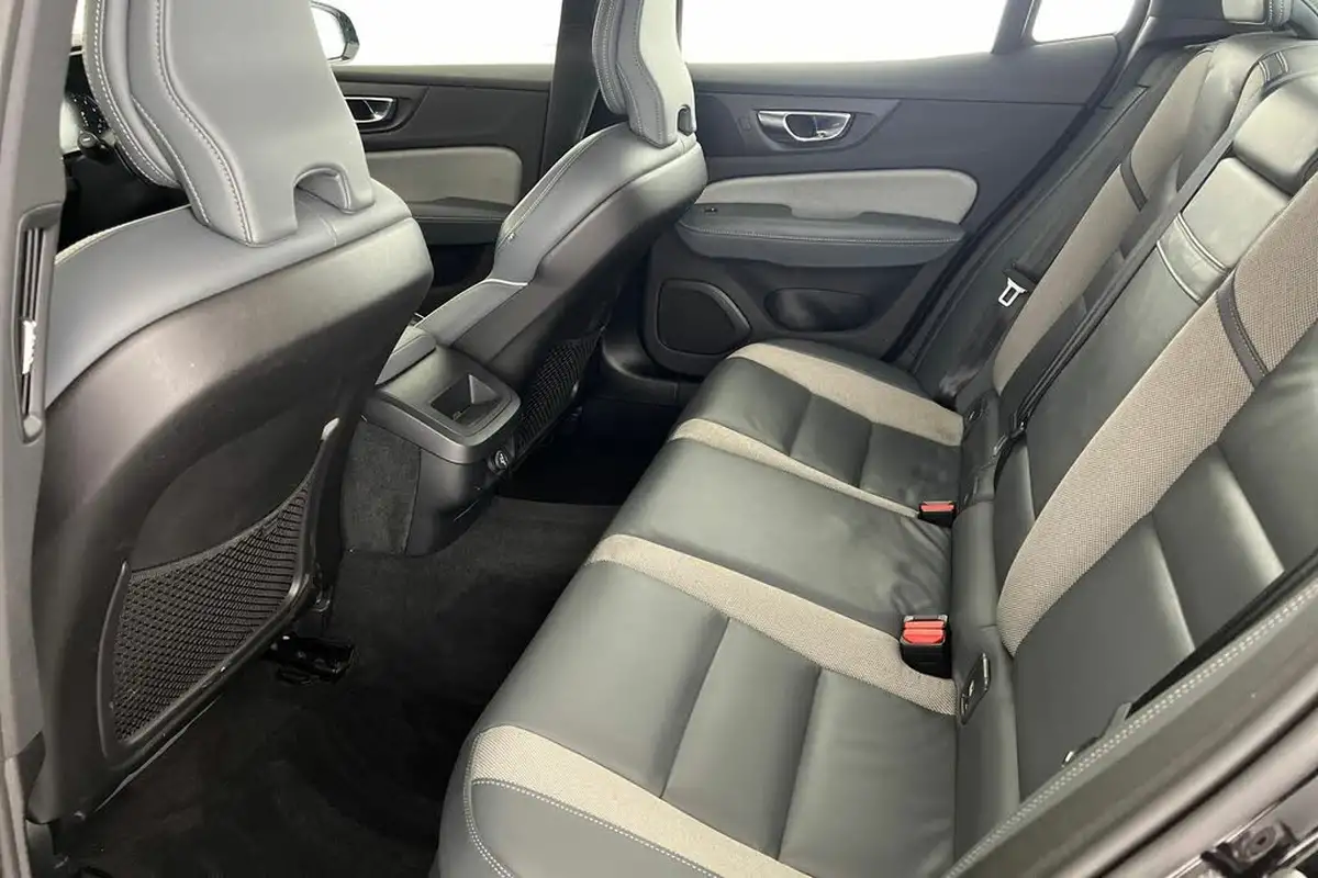 2020-volvo-s60-20-t5-r-design-plus-big-16