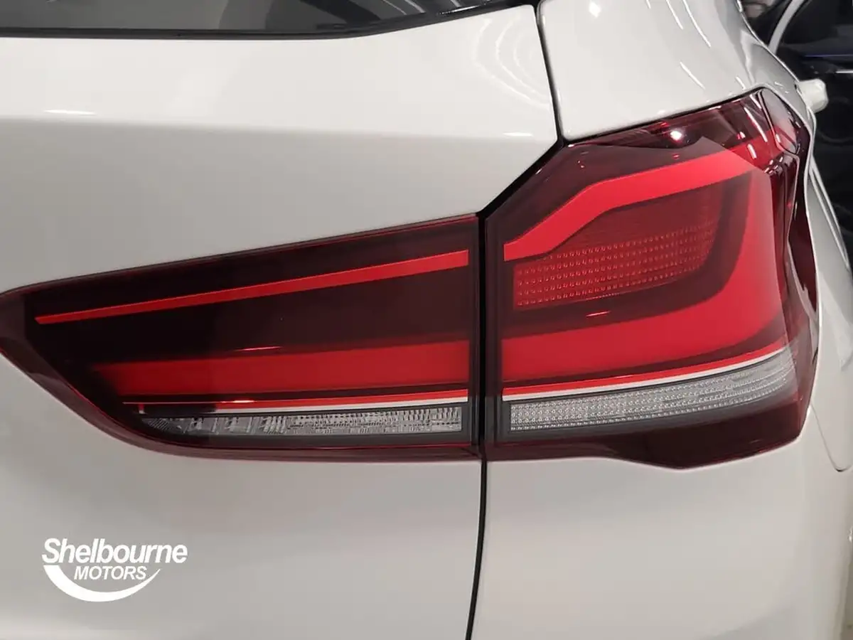 2021-bmw-x1-15-sdrive18i-xline-big-22