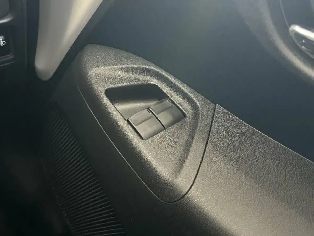 2018-citroen-c1-12-puretech-flair-5d-big-43