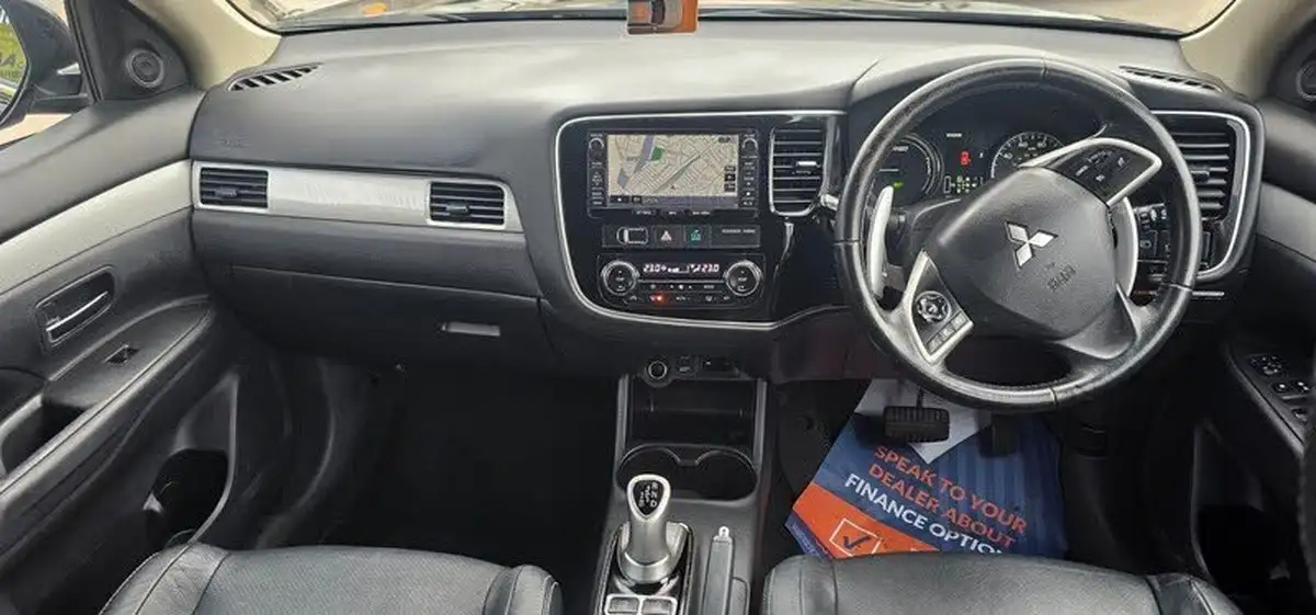 2015-mitsubishi-outlander-20-gx4h-big-11
