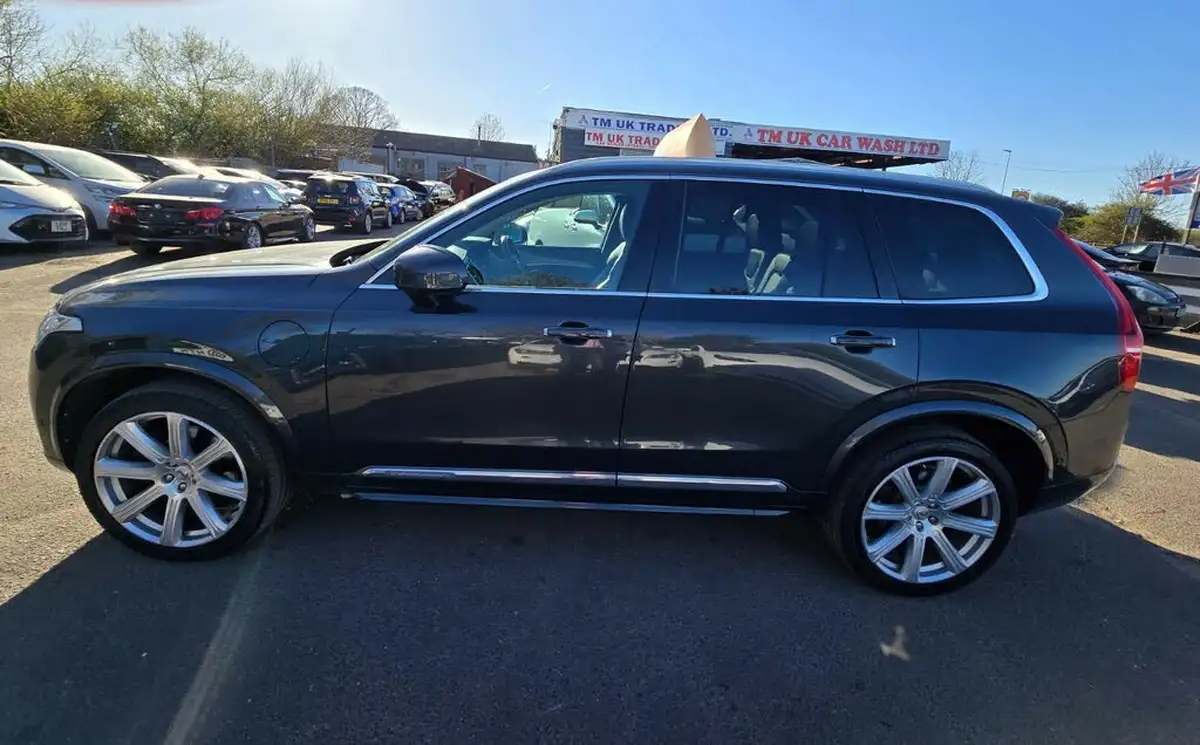 2016-volvo-xc90-20-t8-inscription-big-5