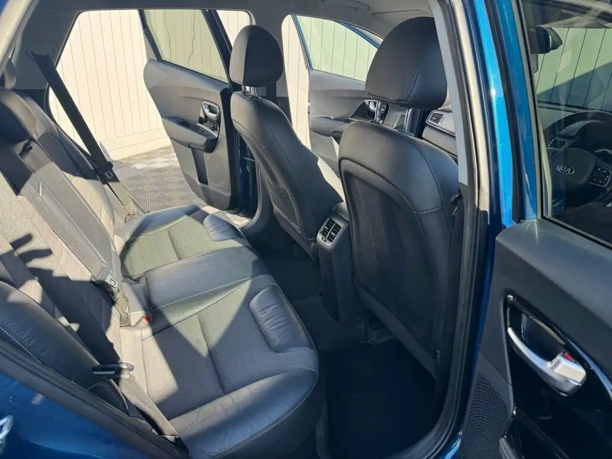 2017-kia-niro-16-gdi-2-156kwh-lithium-ion-big-26