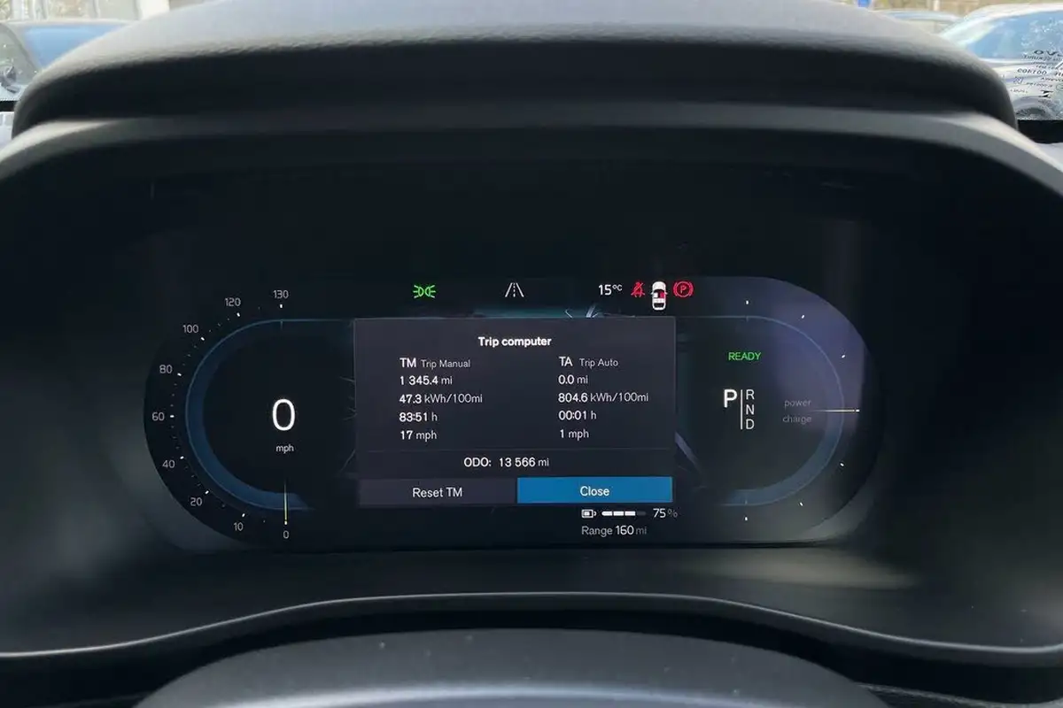 2022-volvo-c40-e-twin-recharge-pro-big-44