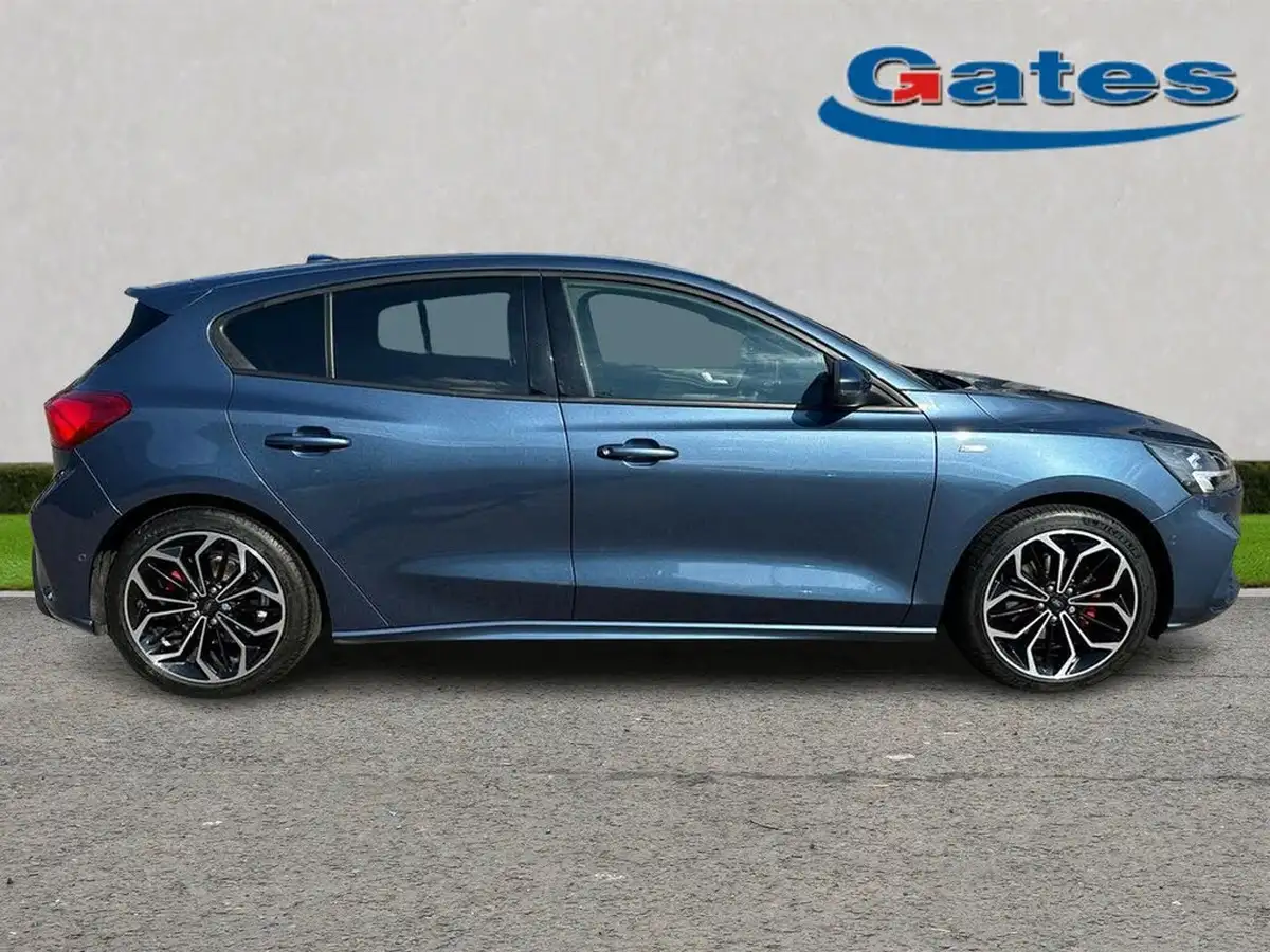 2022-ford-focus-big-7