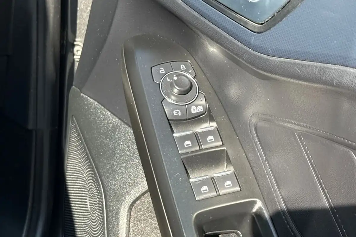 2022-ford-focus-big-17